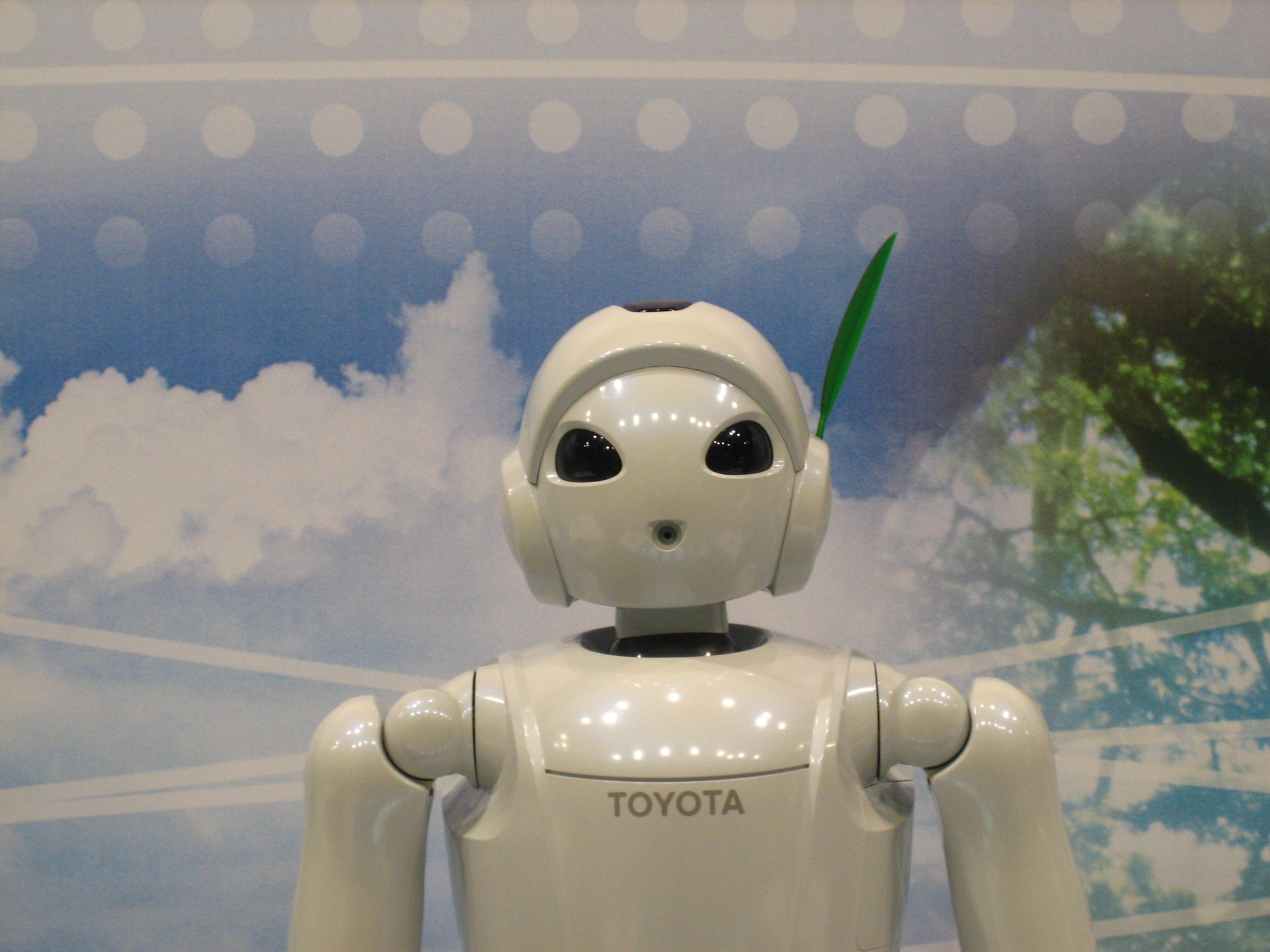 Робот-помощник для водителя с человеческой логикой – что таит в себе новая разработка Toyota?